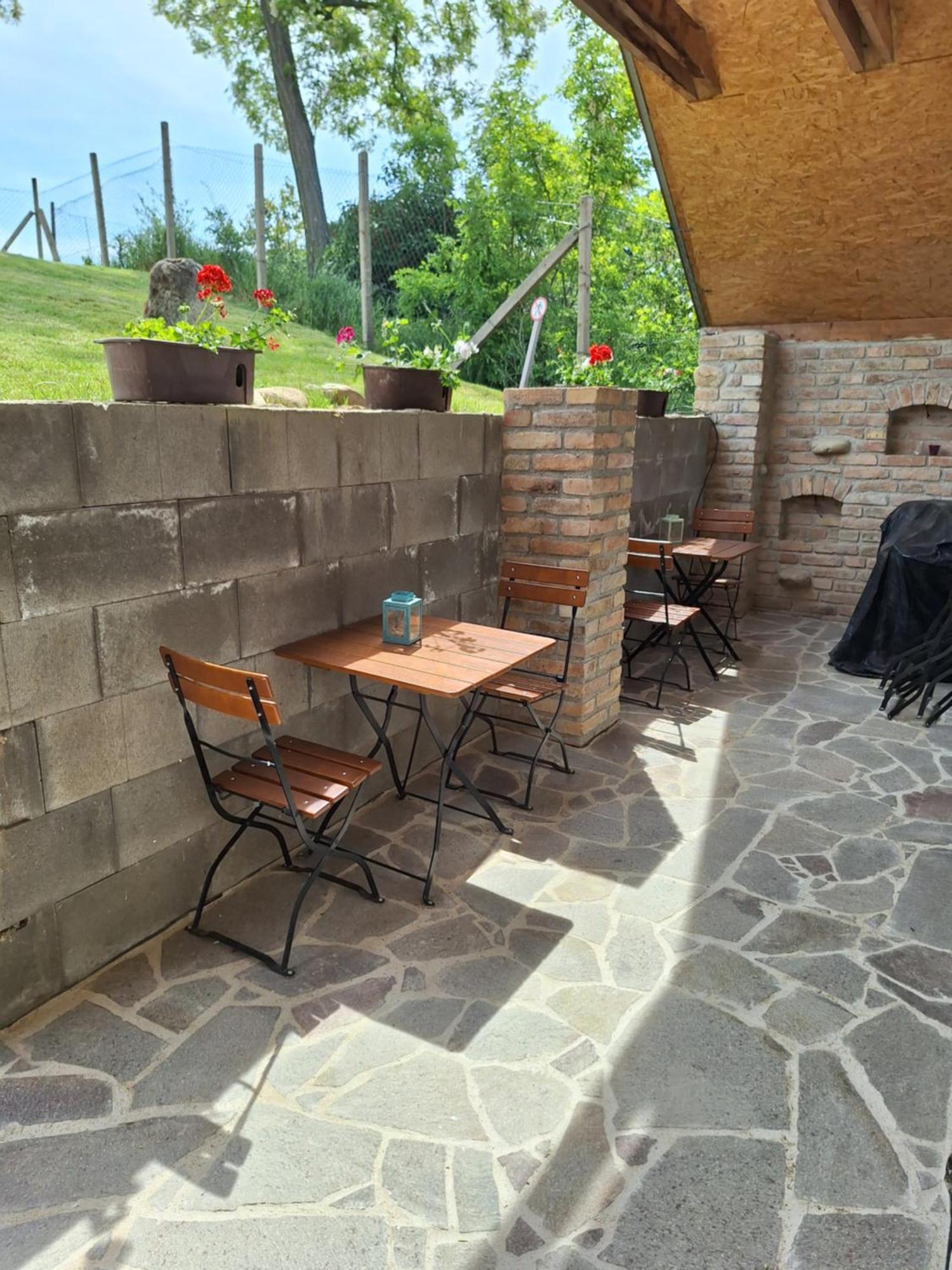 Apartment Pausram Pouzdrany